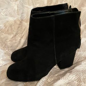 Nine West Black Zip Booties. Size 7 1/2
